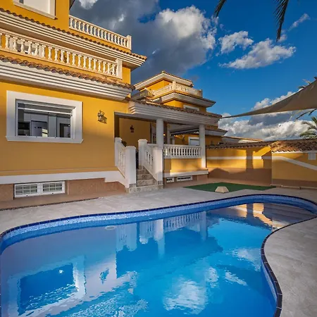 Maria Villa